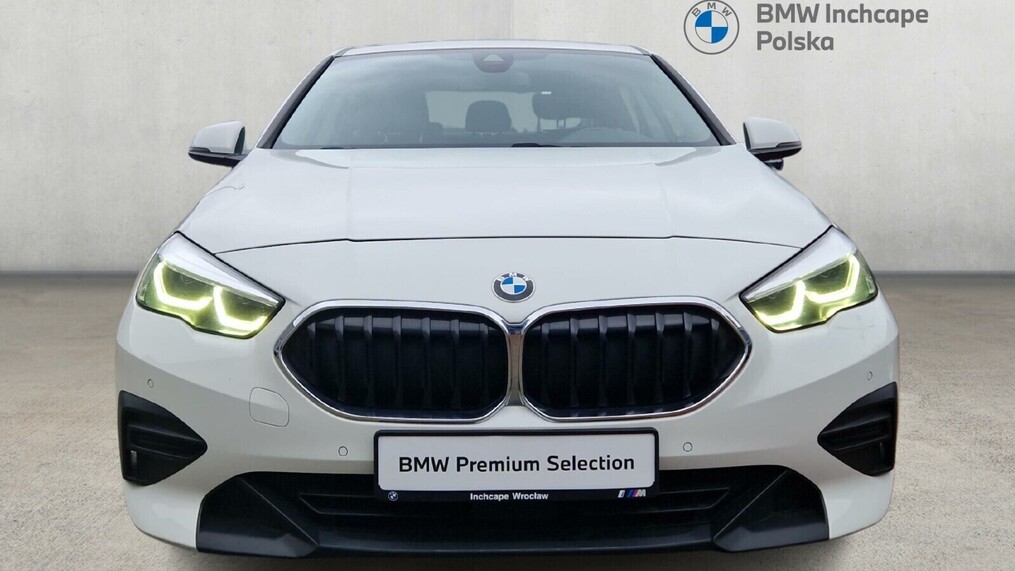 BMW Serii 2, 218