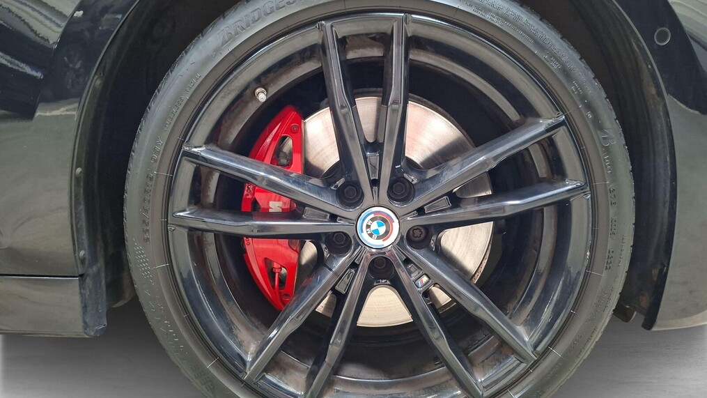 BMW Serii 3, 330
