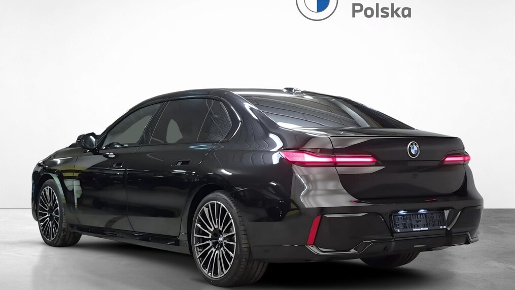 BMW Serii 7, 740