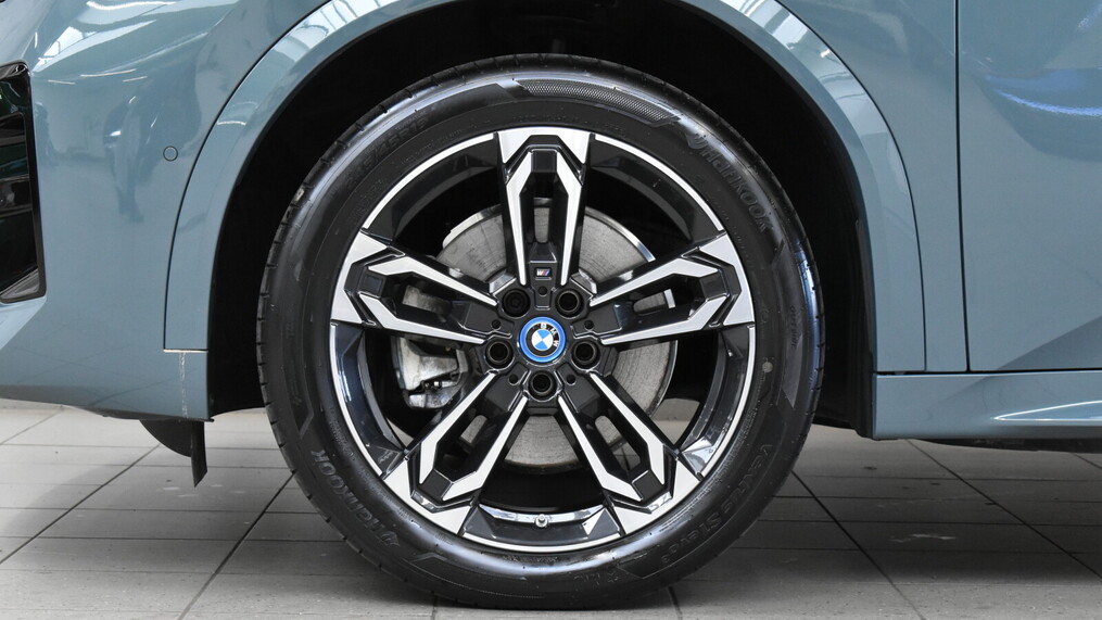 BMW iX2