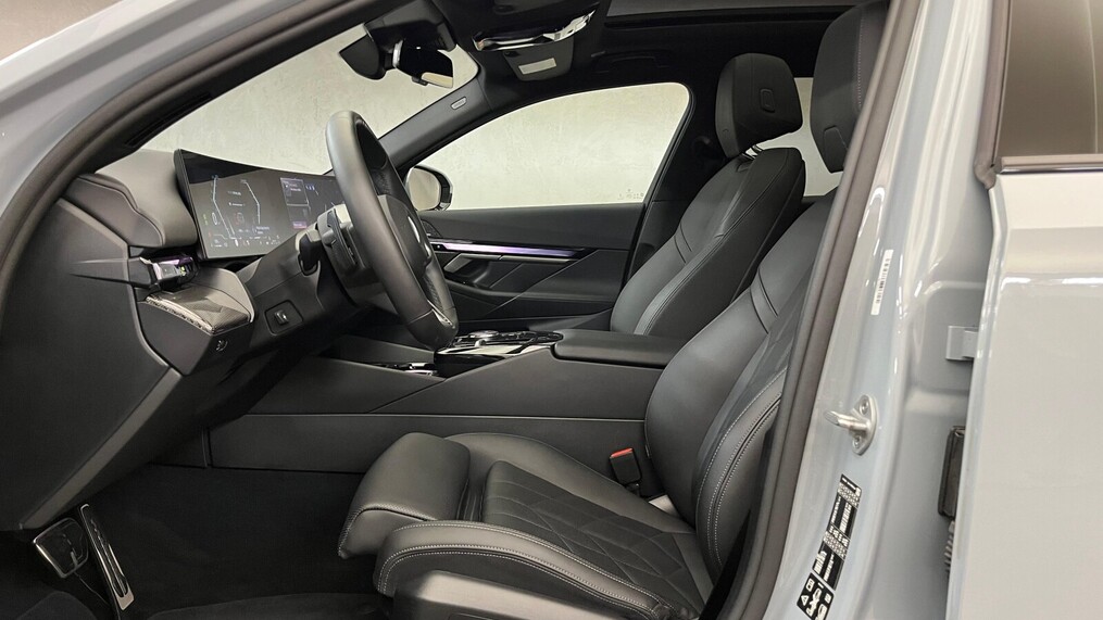 BMW Serii 5, 520