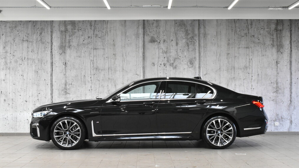 BMW Serii 7, 740