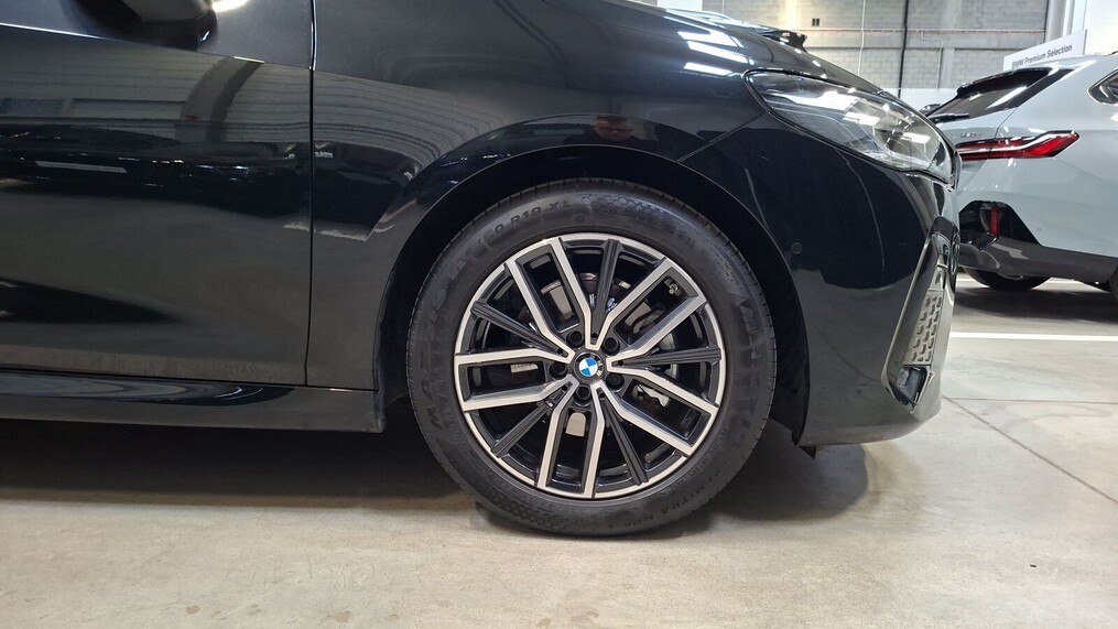 BMW Serii 2, 218