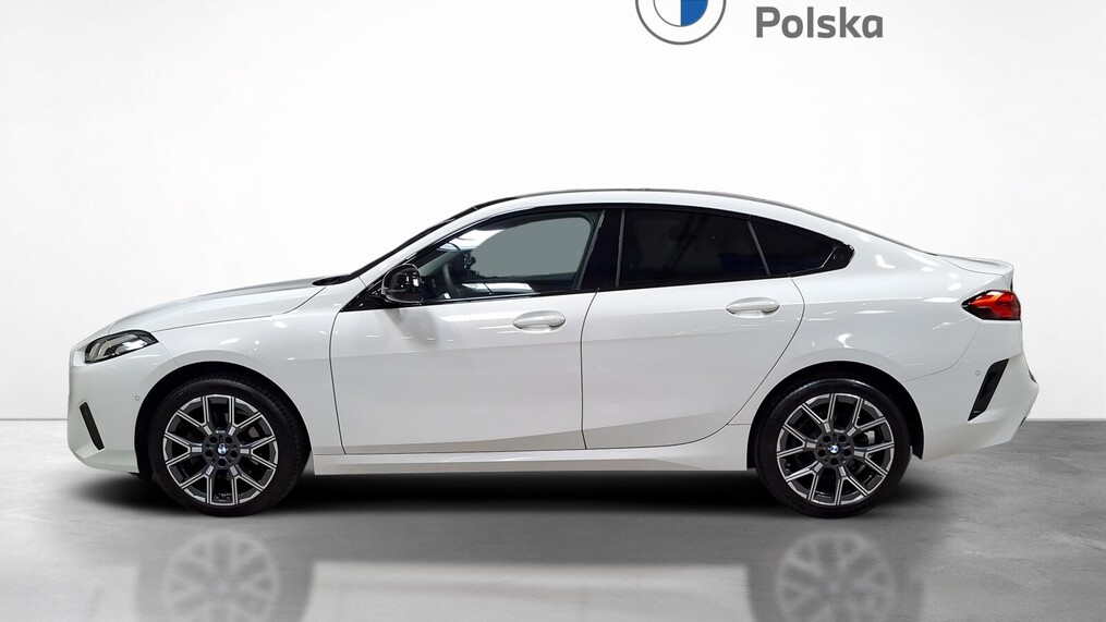 BMW Serii 2, 218