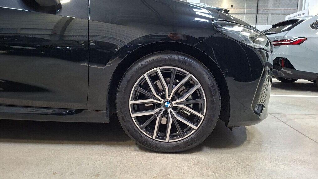 BMW Serii 2, 218