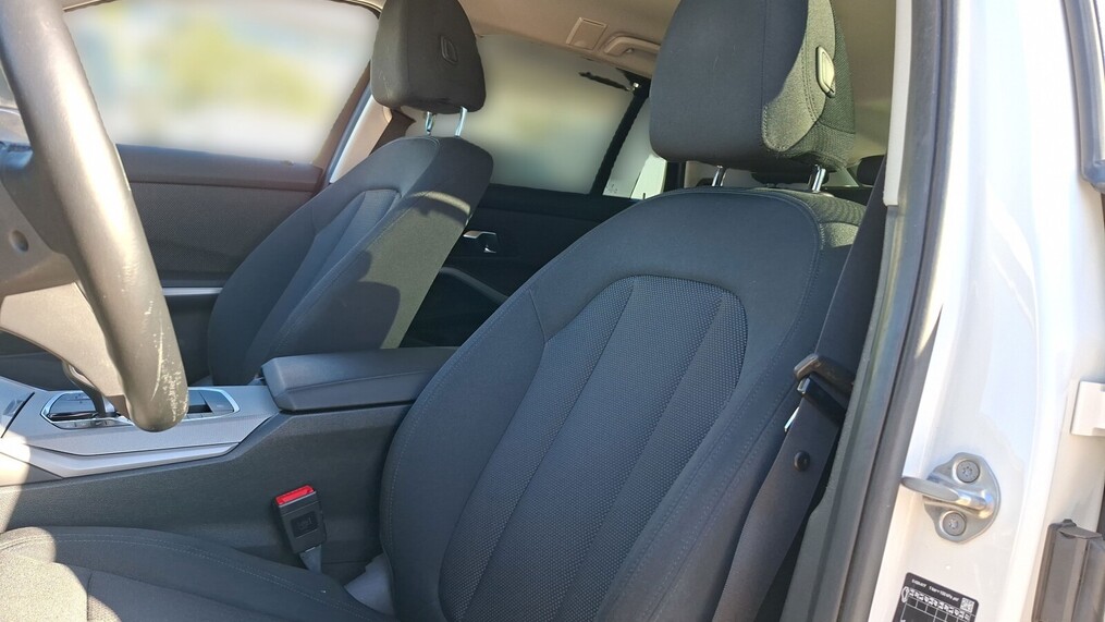 BMW Serii 3, 330