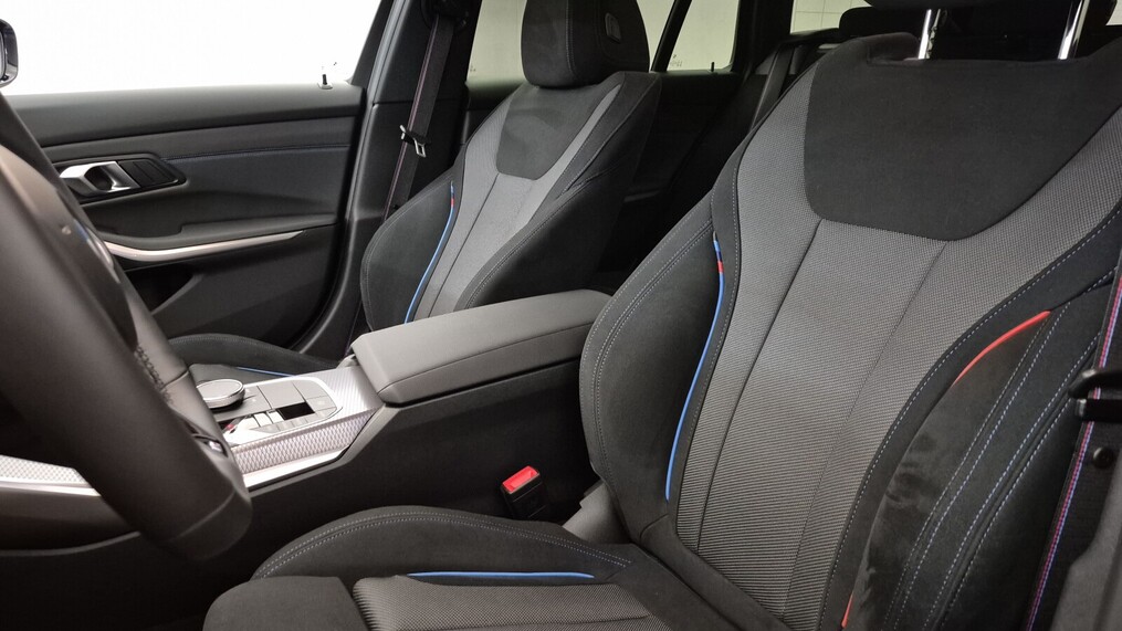 BMW Serii 3, 320