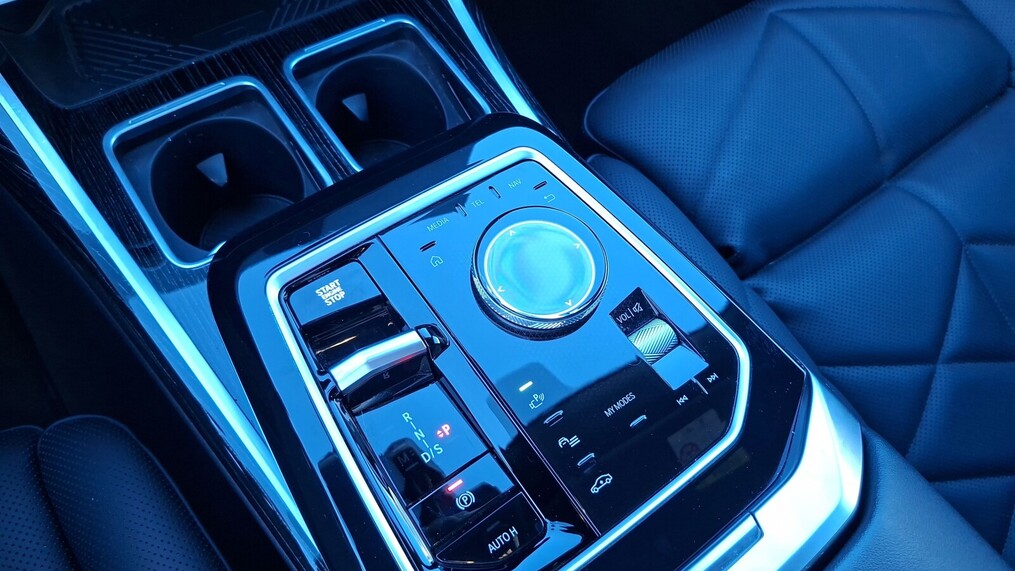BMW Serii 7, 740