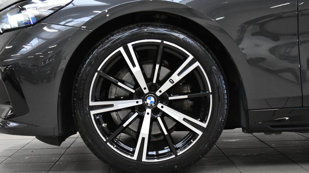 BMW Serii 5, 520