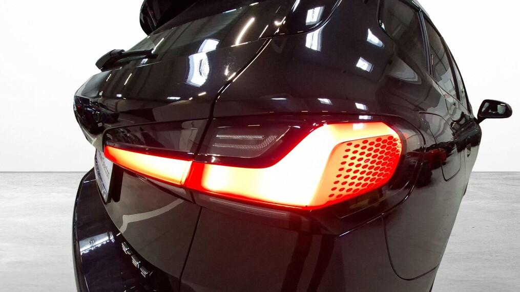 BMW Serii 2, 218