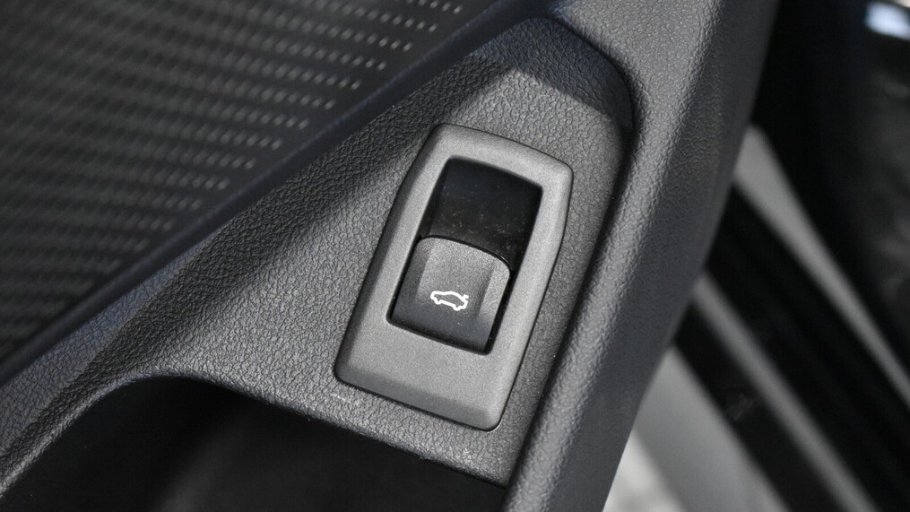 BMW Serii 3, 320