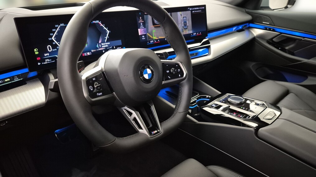 BMW Serii 5, 520