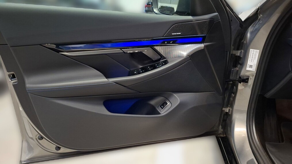 BMW Serii 5, 520