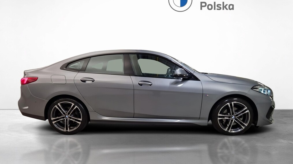 BMW Serii 2, 218