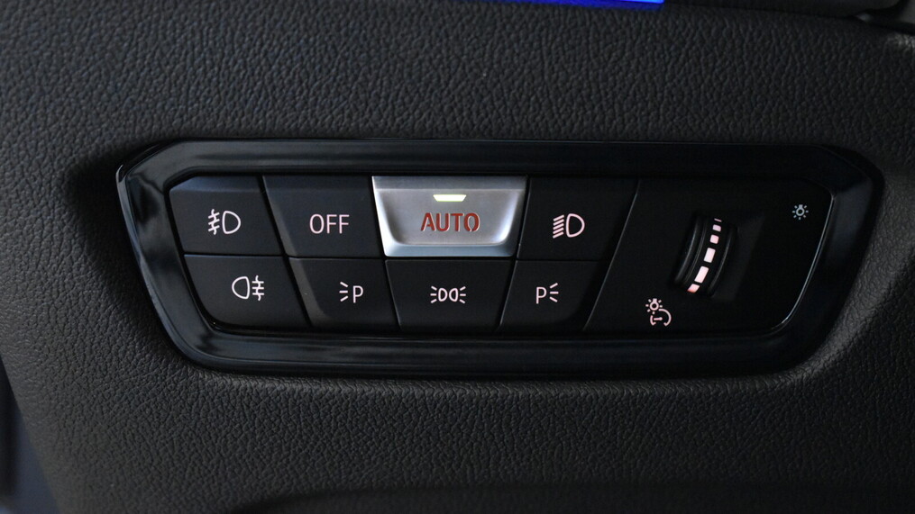 BMW Serii 3, 330