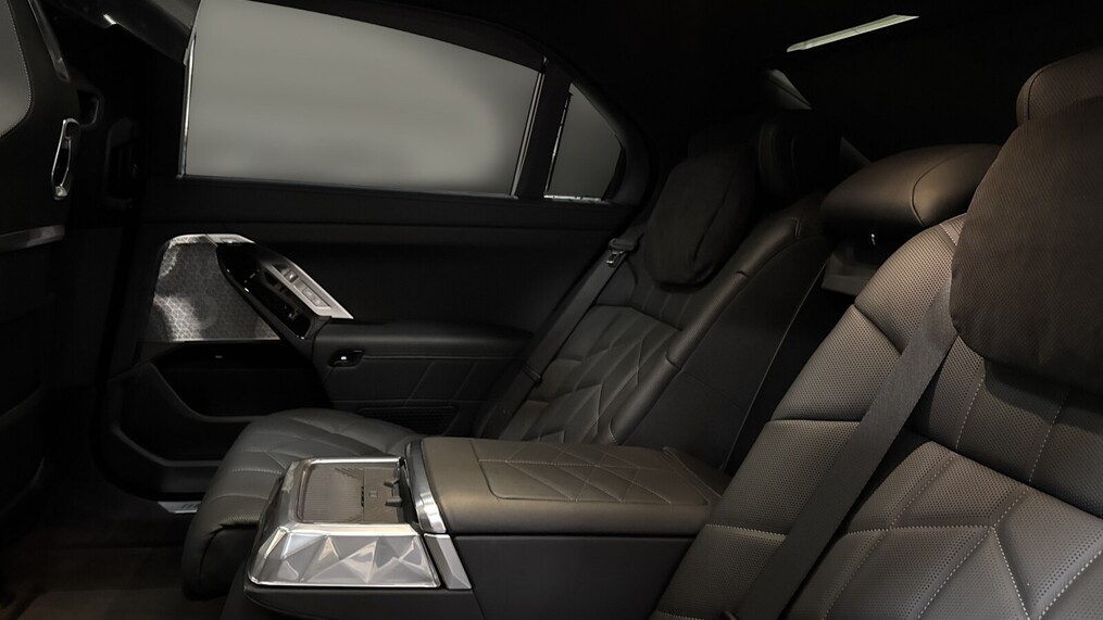 BMW Serii 7, 740
