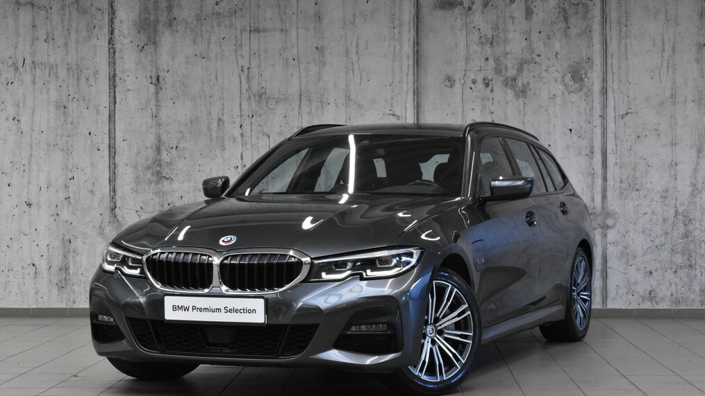 BMW Serii 3, 330