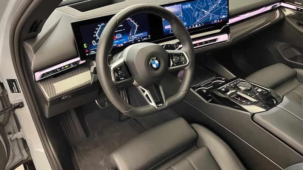 BMW Serii 5, 520