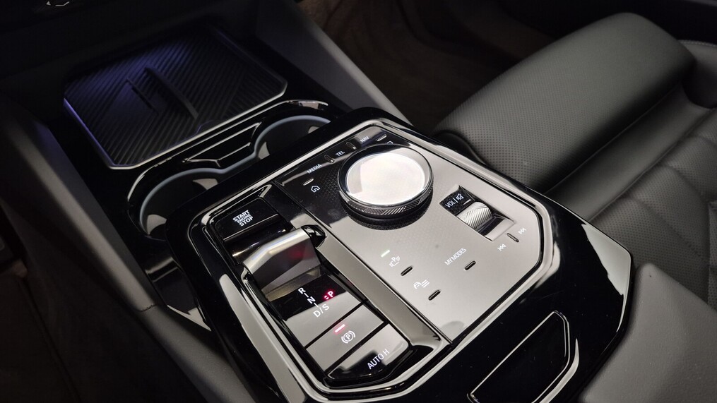 BMW Serii 5, 520