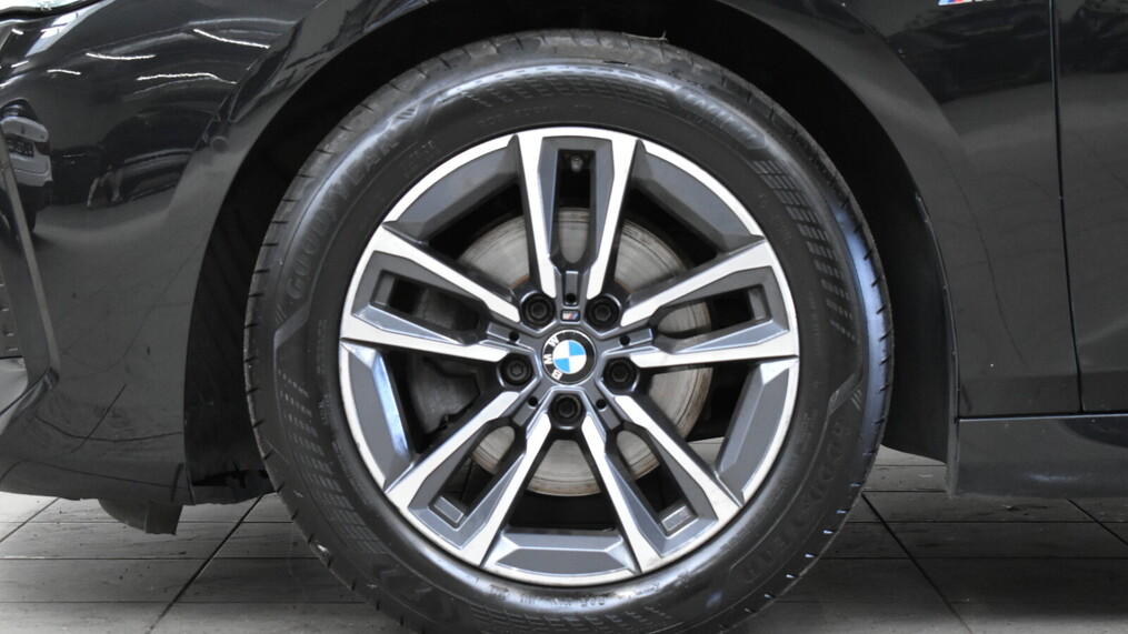 BMW Serii 2, 218