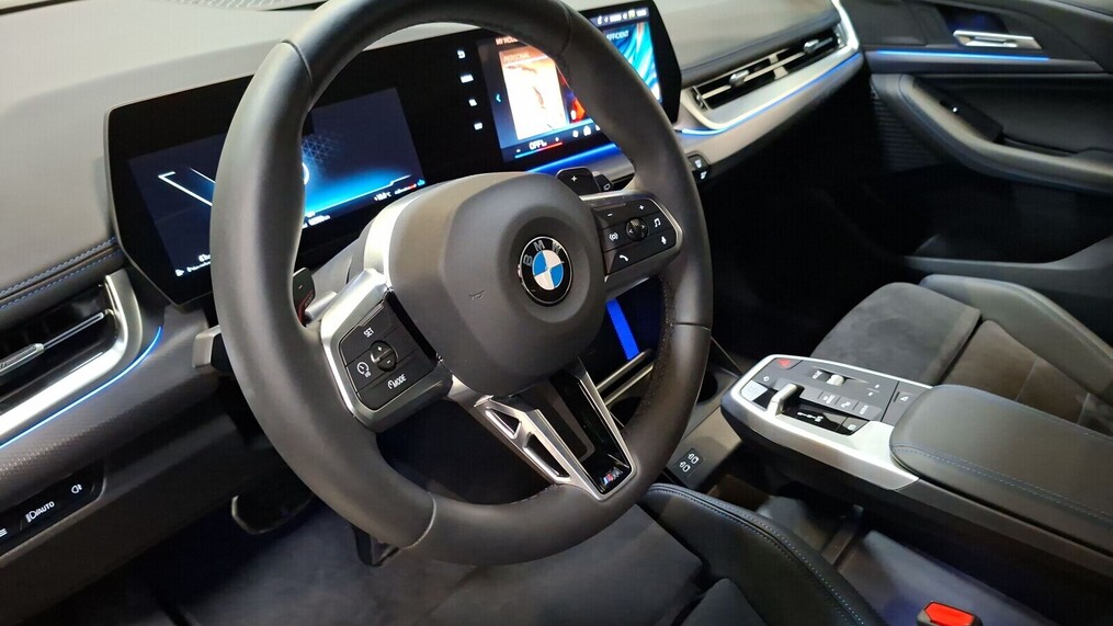 BMW Serii 2, 218