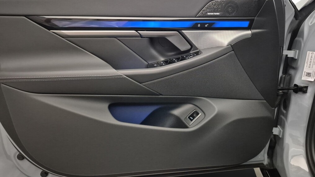 BMW Serii 5, 520