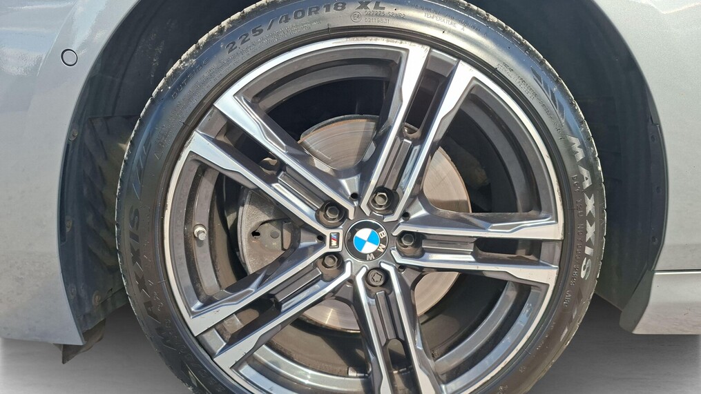 BMW Serii 2, 218