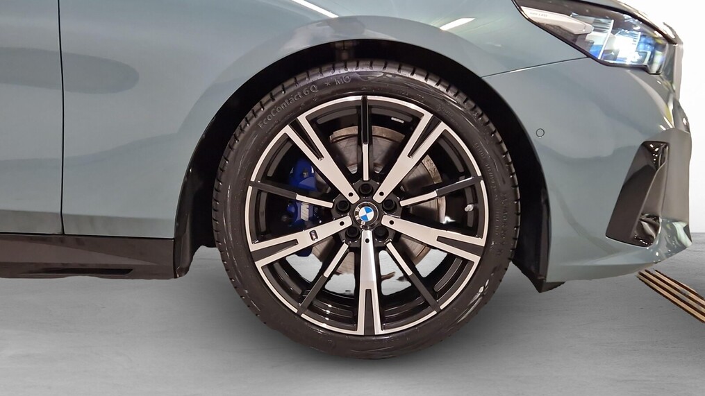BMW Serii 5, 520