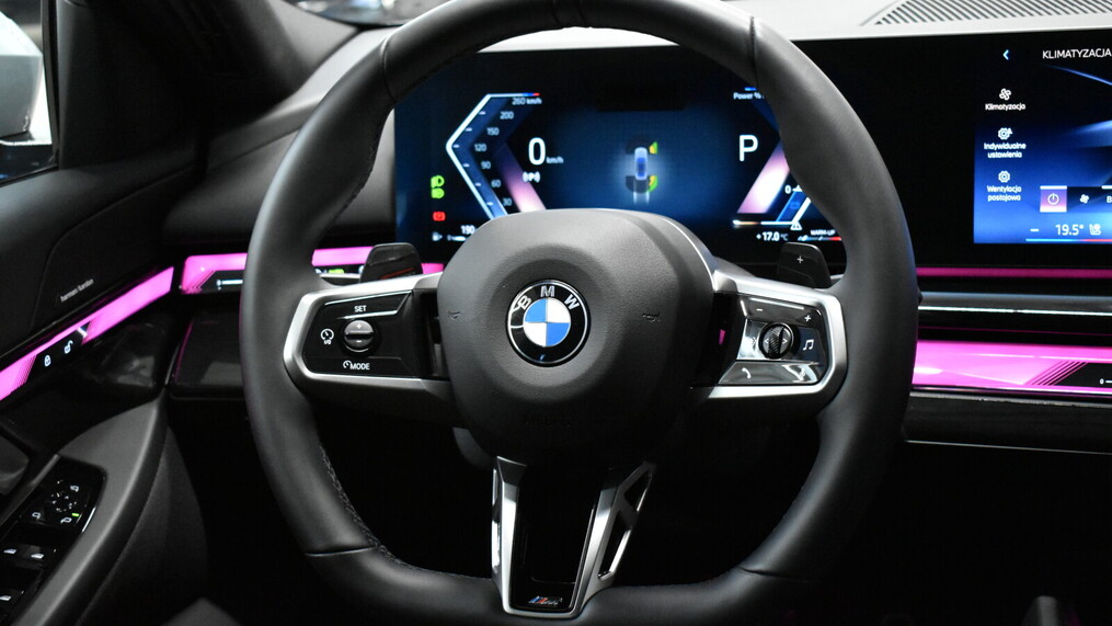 BMW Serii 5, 520