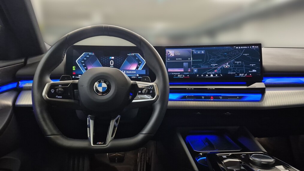 BMW Serii 5, 520