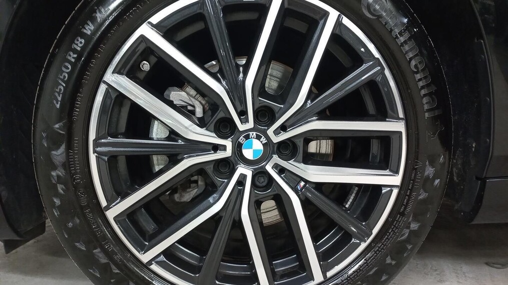 BMW Serii 2, 218