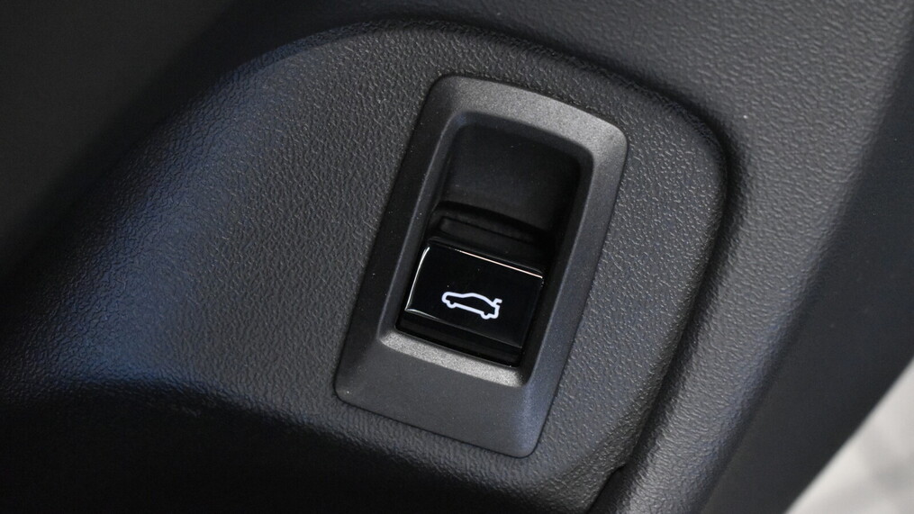 BMW Serii 5, 520
