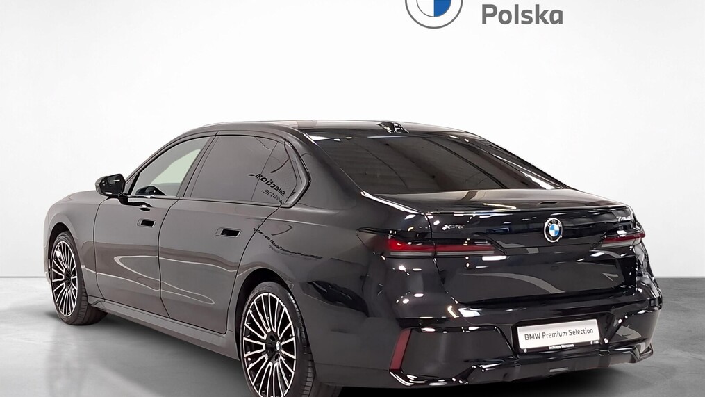 BMW Serii 7, 740