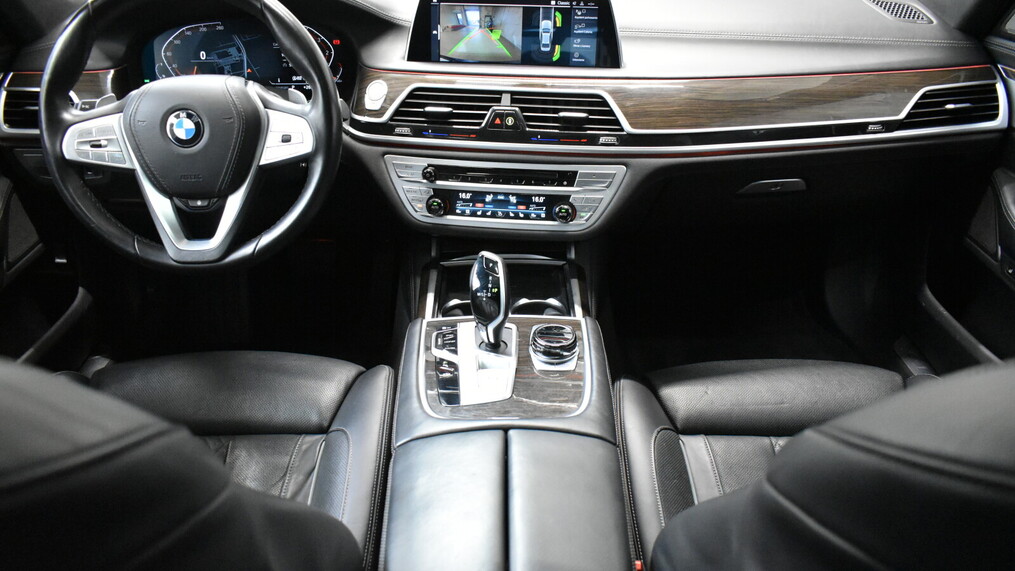 BMW Serii 7, 740