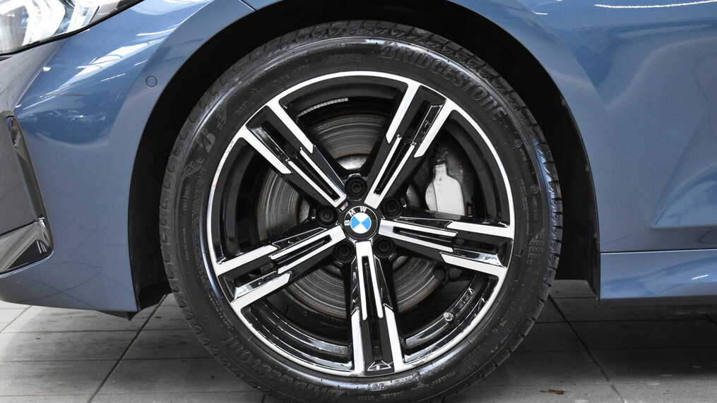 BMW Serii 3, 330