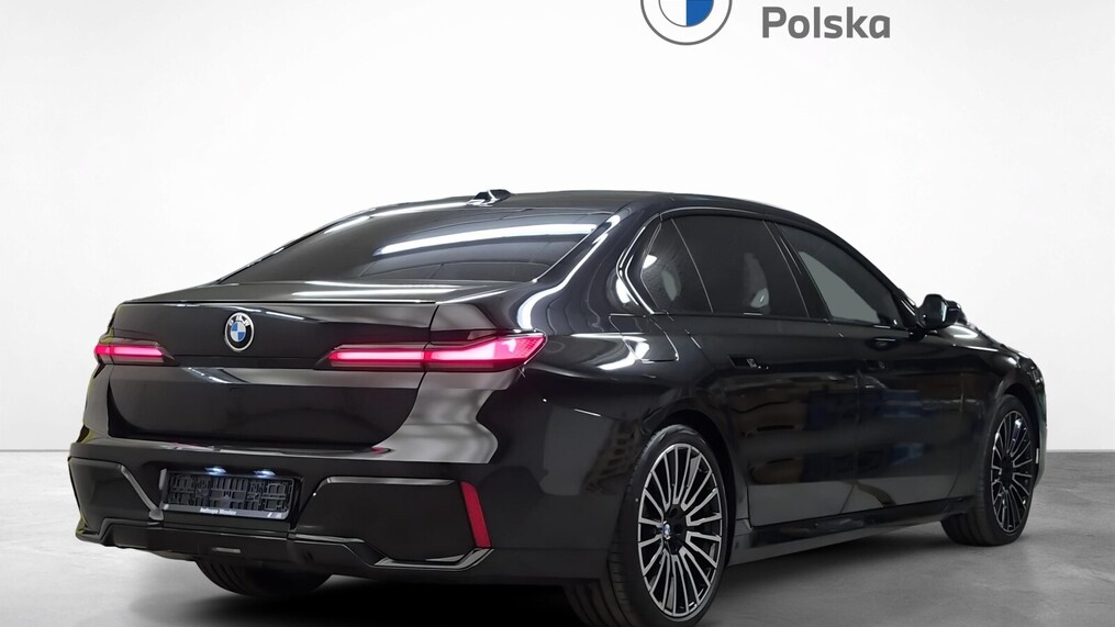 BMW Serii 7, 740