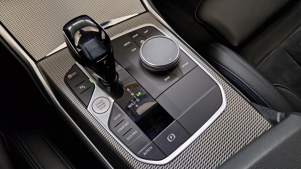BMW Serii 3, 320