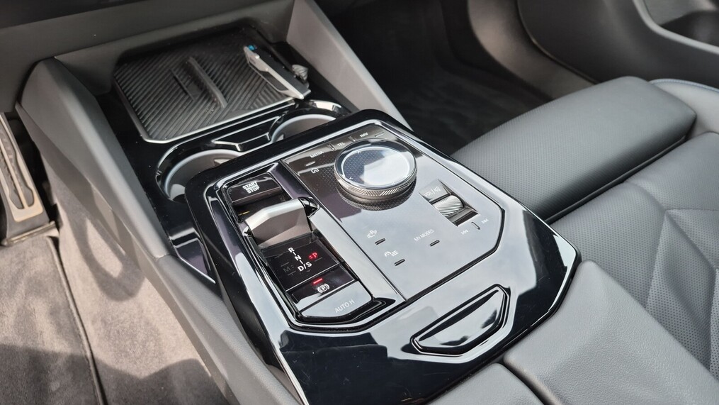 BMW Serii 5, 520