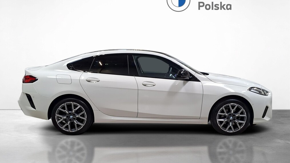 BMW Serii 2, 218