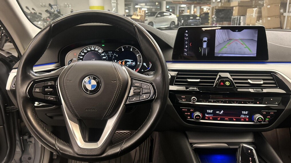 BMW Serii 5, 520