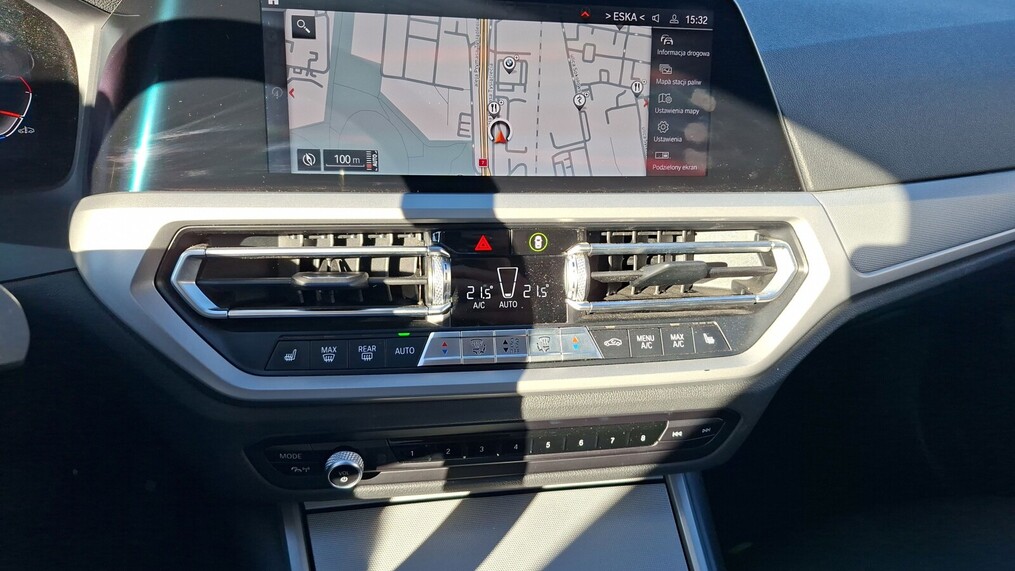 BMW Serii 3, 330