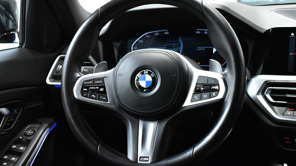 BMW Serii 3, 330