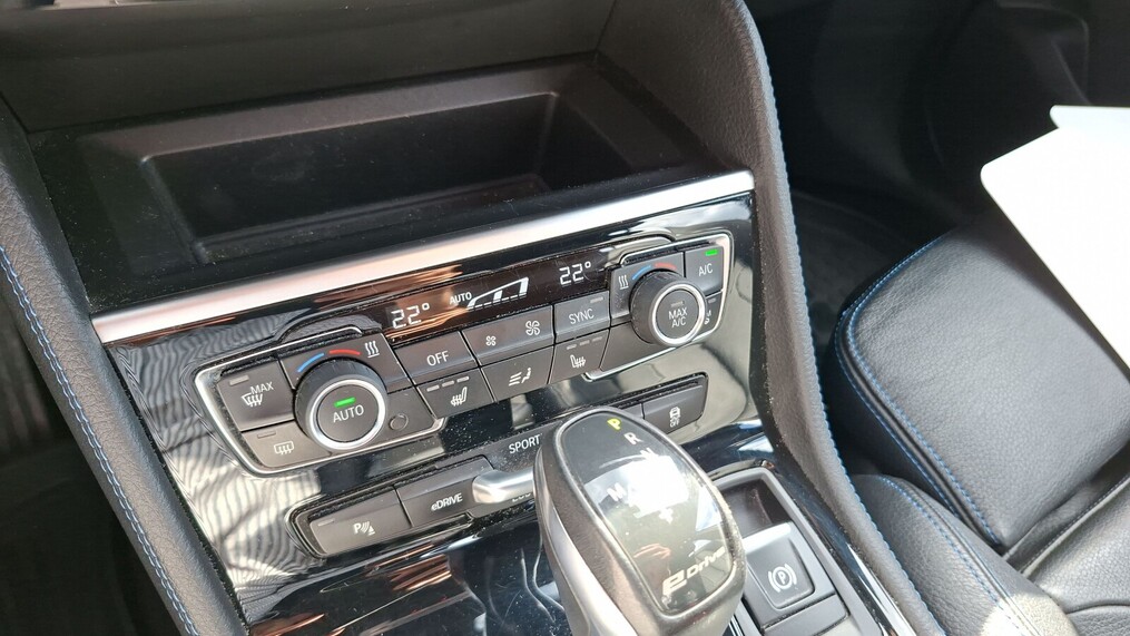 BMW Serii 2, 225