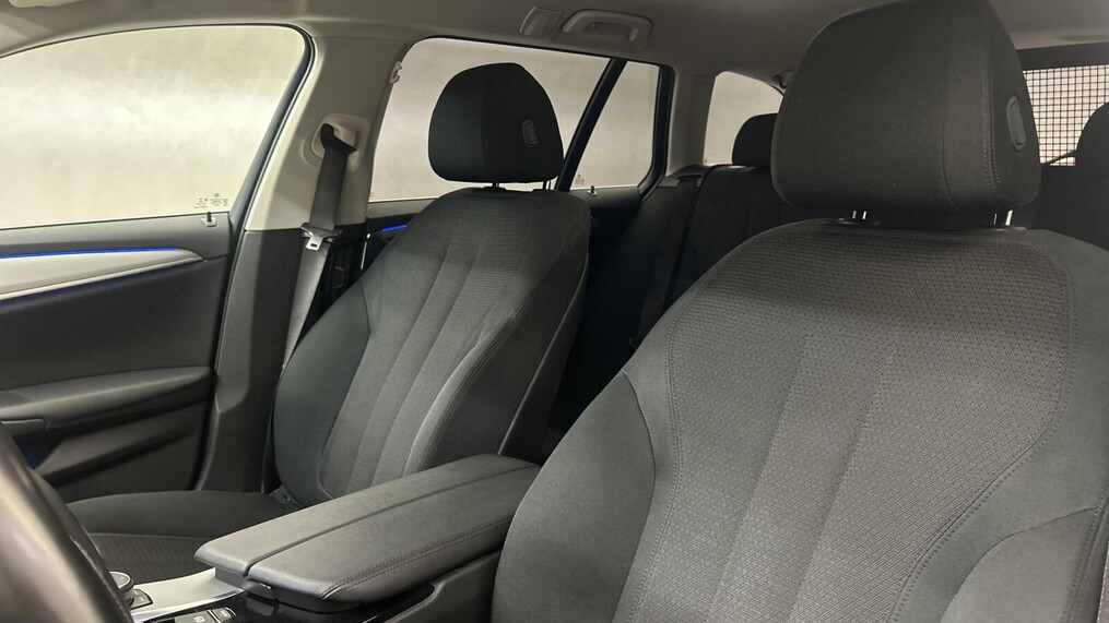 BMW Serii 5, 520