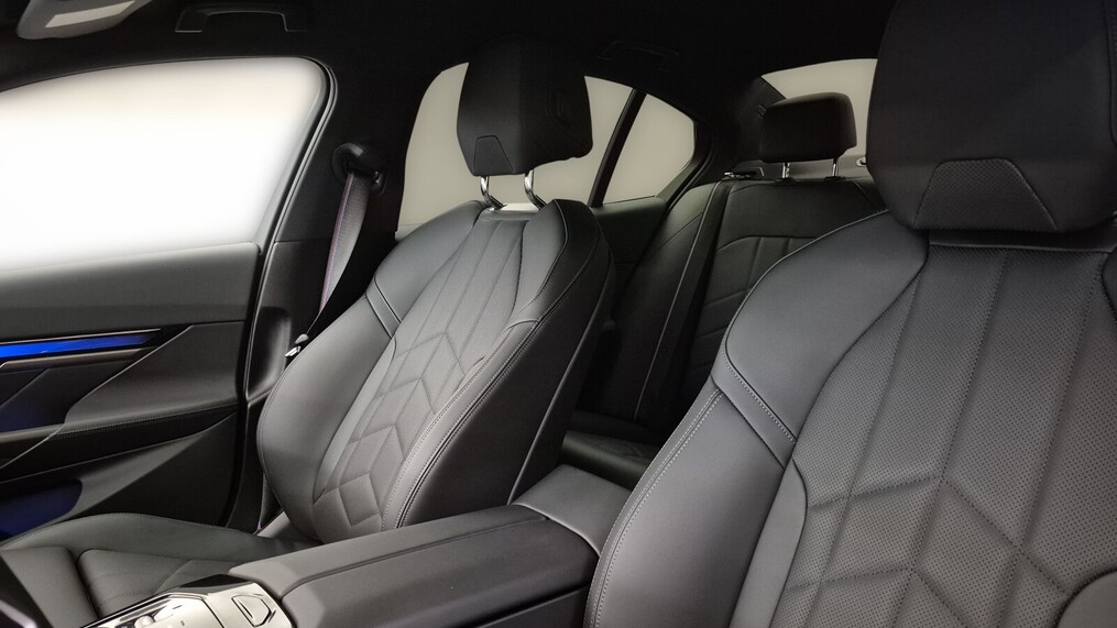 BMW Serii 5, 520