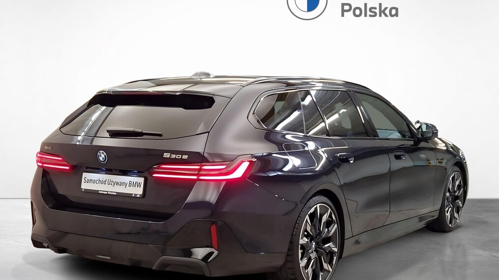 BMW Serii 5, 530