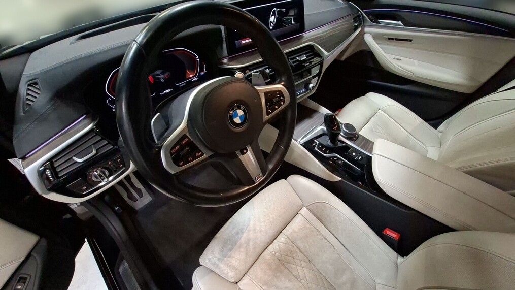 BMW Serii 5, 530