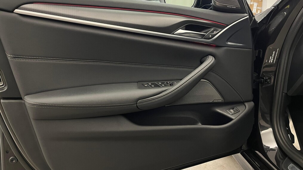 BMW Serii 5, 530