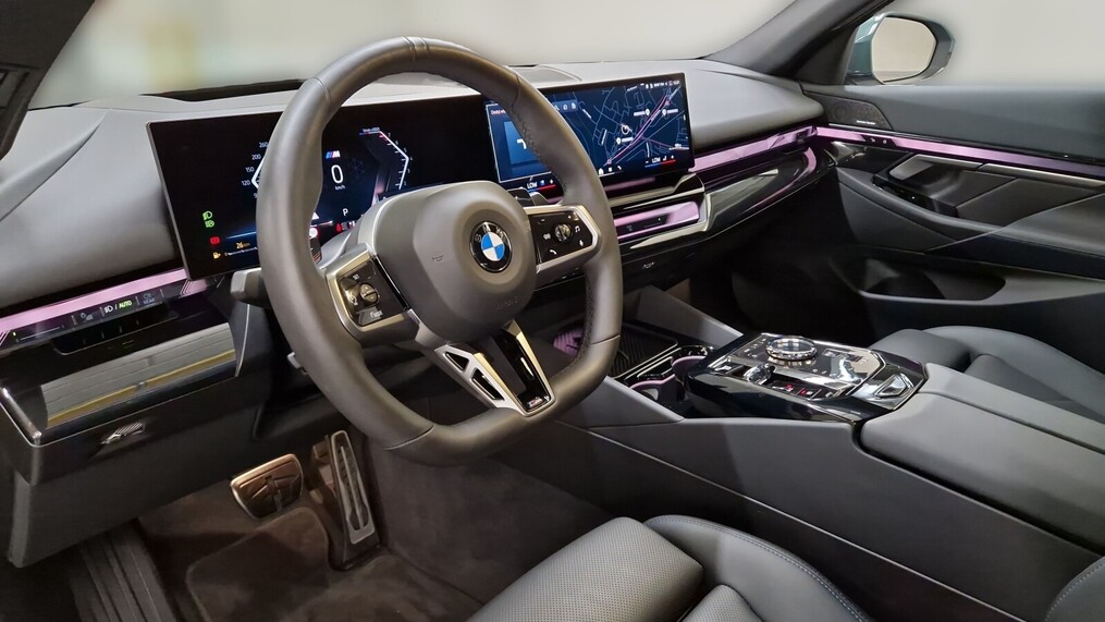 BMW Serii 5, 520
