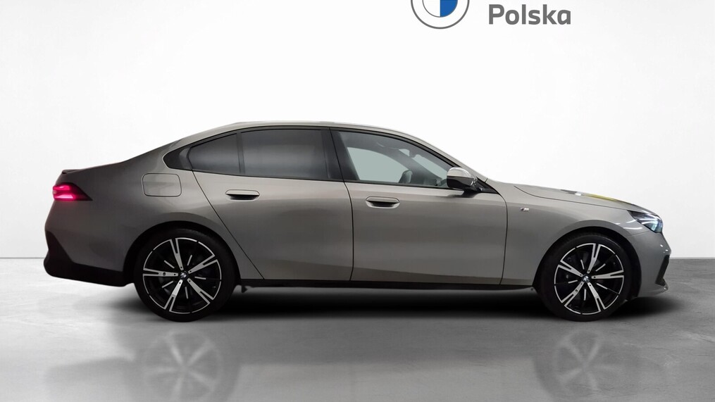 BMW Serii 5, 540
